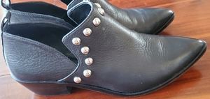 Black leather bootie